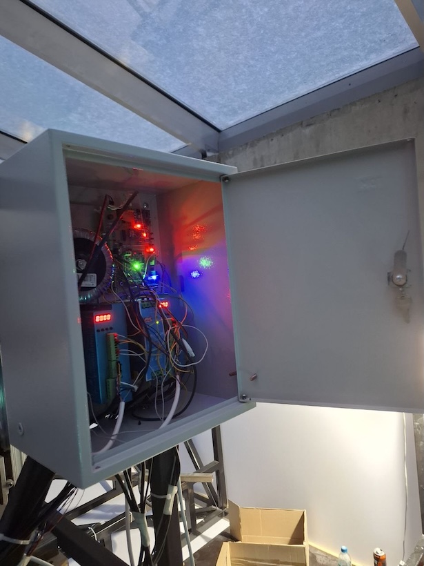 Шкаф управления серводвигателями